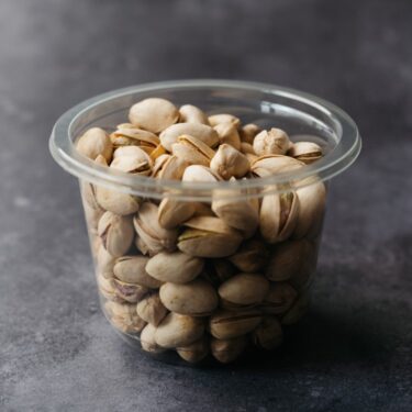 bakje met pistache noten